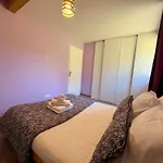 Hébergement de vacances 6 à 8 Pers Au Bord Du *