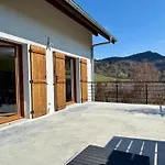 6 à 8 Pers Au Bord Du Hébergement de vacances La Thuile
