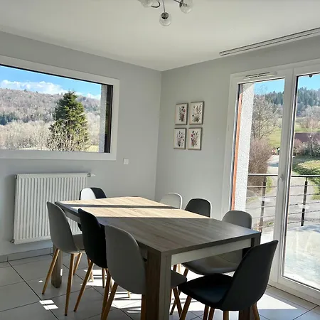 La Maison Du Lac-terrasse Hébergement de vacances *